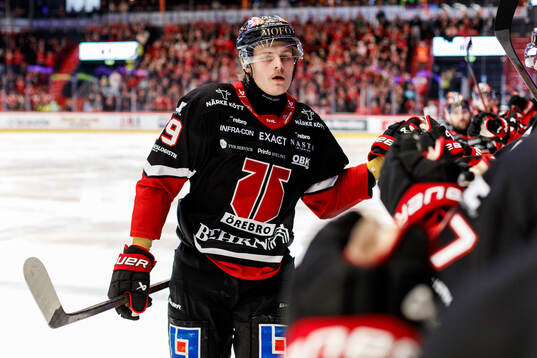 Örebros Milton Oscarson jublar
