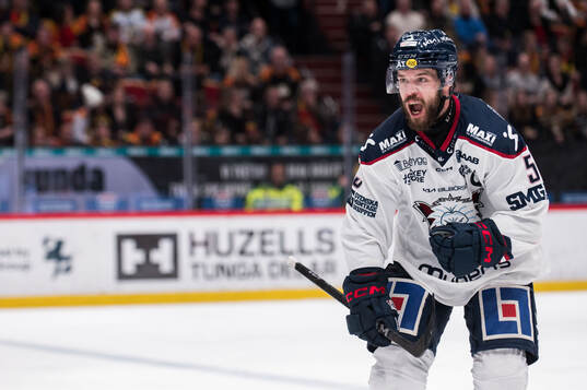Linköpings Oscar Fantenberg jublar