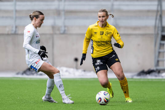 Växjö DFFs Larkin Russel och Elfsborgs Selma Berggren