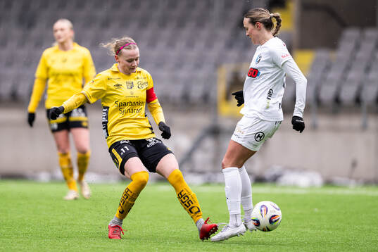 Elfsborgs Leann Nyström och Växjö DFFs Larkin Russel