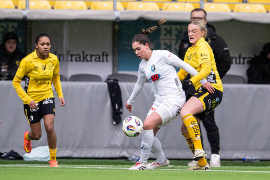 Växjö DFFs Bryndis Arna Nielsdottir och Elfsborgs Frida