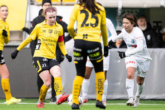Elfsborgs Leann Nyström och Växjö DFFs Suzu Amano
