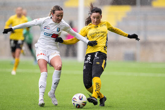 Växjö DFFs Larkin Russel och Elfsborgs Izabella Bergström