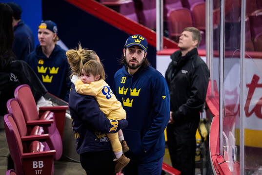 Mika Zibanejad of Sweden with his wife Irma Zibanejad and
