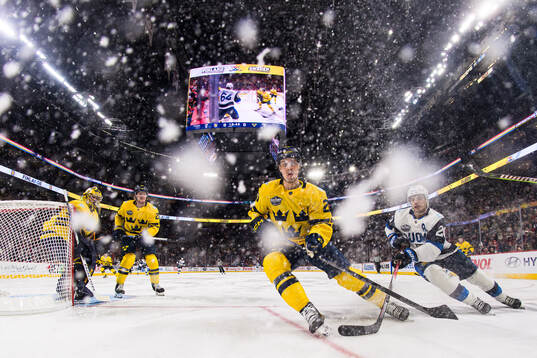 Goaltender Filip Gustavsson, Rasmus Dahlin, Joel Eriksson
