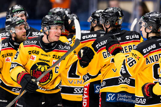 Luleås Erik Gustafsson jublar