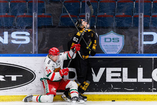 Moras Kalle Carlsson och AIKs Albert Sjöberg