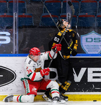 Moras Kalle Carlsson och AIKs Albert Sjöberg