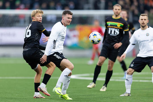 GAIS Rasmus Niklasson Petrovic och Örebros Samuel Kroon