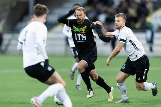 GAIS Gustav Lundgren och Örebros Hampus Söderström