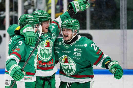 Rögles Michael Kapla ochHenry Bowlby jublar