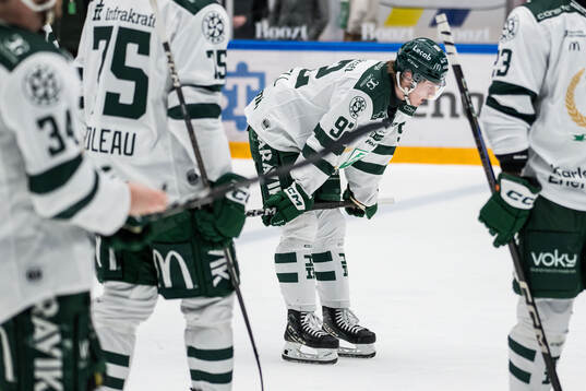 Färjestads Lucas Forsell deppar