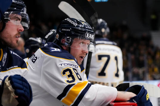 HV71s Olle Alsing deppar