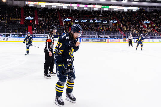 Södertäljes Daniel Norbe reagerar