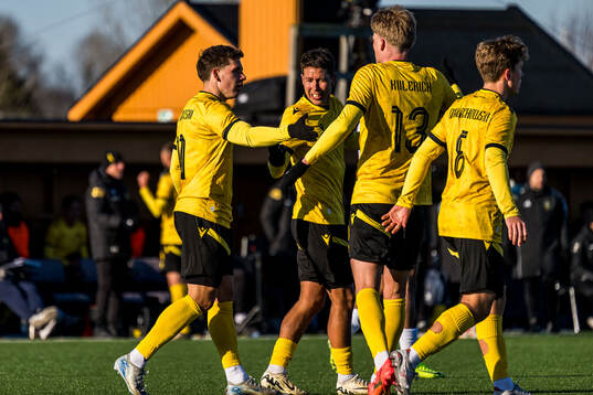 Mjällbys Timo Stavitski jublar
