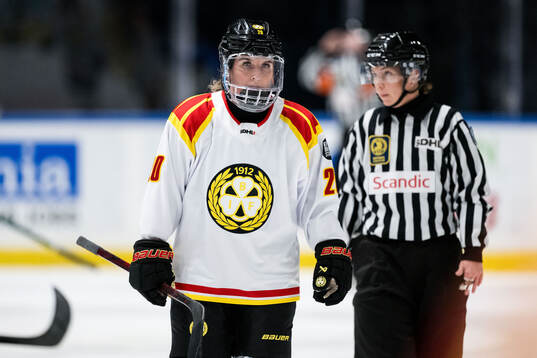 Brynäs Celine Tedenby deppar