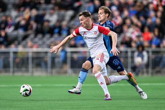 Sandvikens IFs Daniel Söderberg och Djurgårdens Hampus