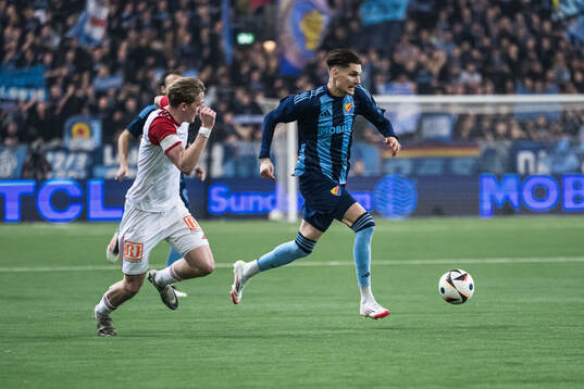 Sandvikens IFs Olle Samuelsson och Djurgårdens Nino Zugelj