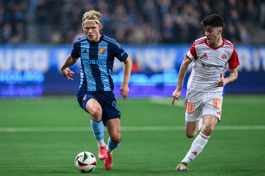 Djurgårdens Tobias Gulliksen och Sandvikens IFs Adam Kiani