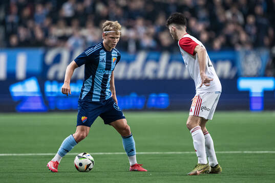 i250216 Djurgårdens Tobias Gulliksen och Sandvikens IFs