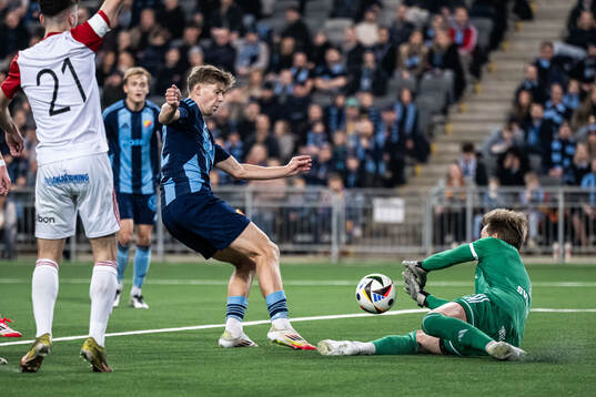 i250216 Djurgårdens Deniz Hummet och Sandvikens IFs Hannes