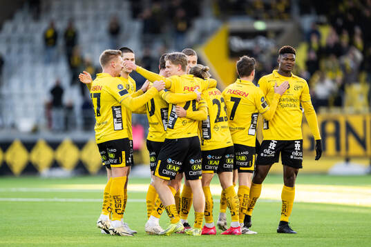 Elfsborgs Gottfrid Rapp jublar med lagkamrater
