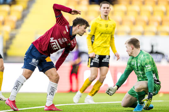 Örgrytes Daniel Paulson gör 2-1