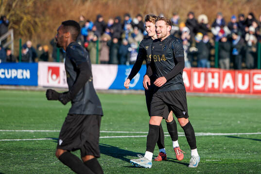 Halmstads Pawel Chrupalla jublar
