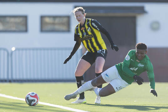 Häckens Emma Östlund och DBK Fortuna Hjörrings Joy Omewa