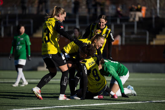 Häckens Felicia Schröder jublar