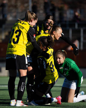 Häckens Felicia Schröder jublar