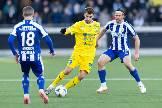 IK Oddevolds Rasmus Wiedesheim-Paul och IFK Göteborgs
