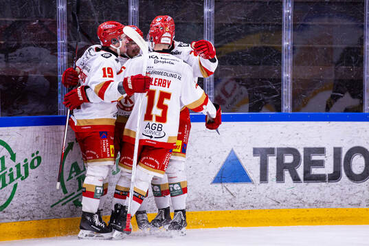 Kalmars spelare jublar