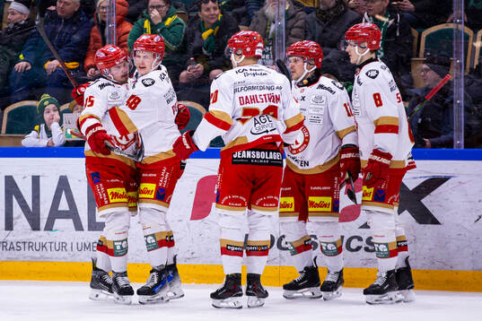 Kalmars spelare jublar