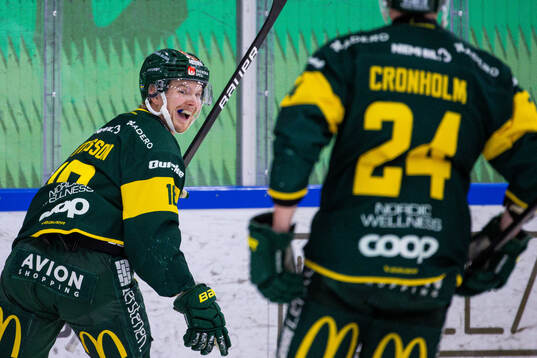 Björklövens Axel Ottosson jublar