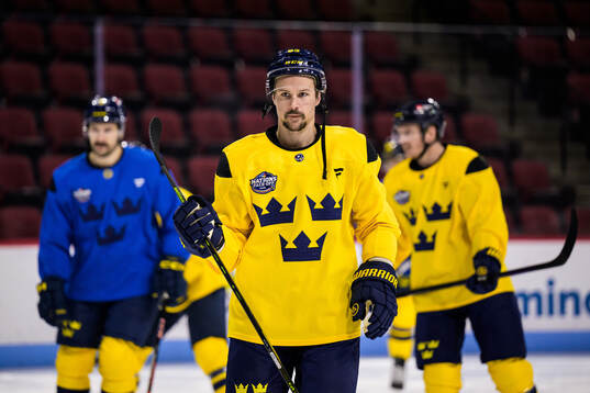 Bläddra bland fler bilder av Four Nations Face-Off, day 8, Sweden, morning skate