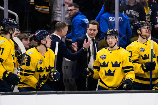 Assistant coach Nicklas Rahm and head coach Sam Hallam of