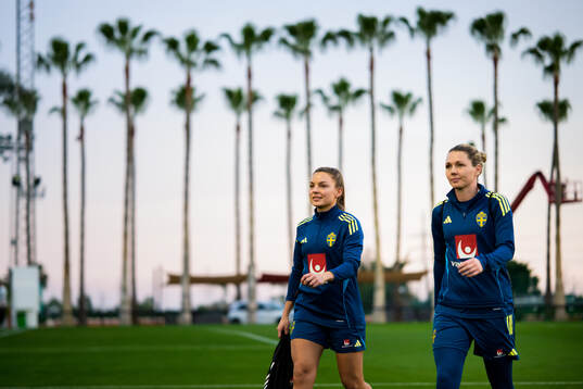 Johanna Rytting Kaneryd and goalkeeper Jennifer Falk