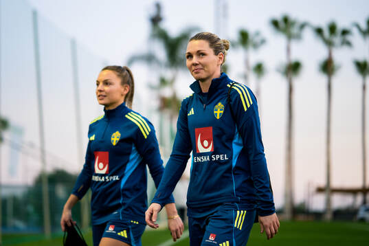 Johanna Rytting Kaneryd and goalkeeper Jennifer Falk