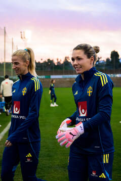Sofia Jakobsson and goalkeeper Jennifer Falk