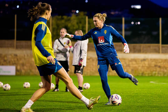 Goalkeeper Jennifer Falk
