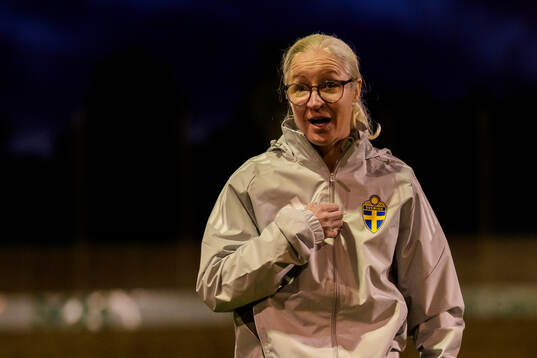 Assistant coach Victoria Sandell