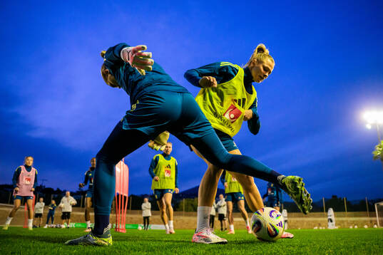 Goalkeeper Jennifer Falk and Fridolina Rolfö