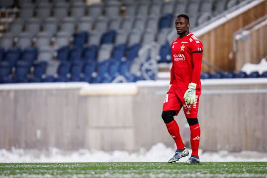 Sirius målvakt Ismael Diawara deppar