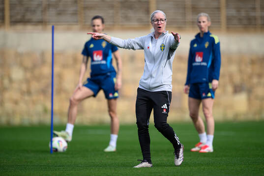Assistant coach Victoria Sandell of Sweden of the women’s