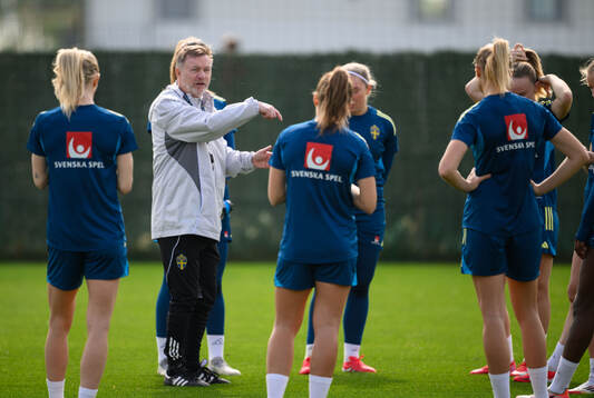 Head coach Peter Gerhardsson of Sweden of the women’s