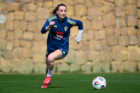 Kosovare Asllani of Sweden of the women’s national