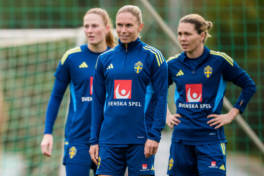Goalkeeper Tove Enblom, Jonna Andersson and goalkeeper