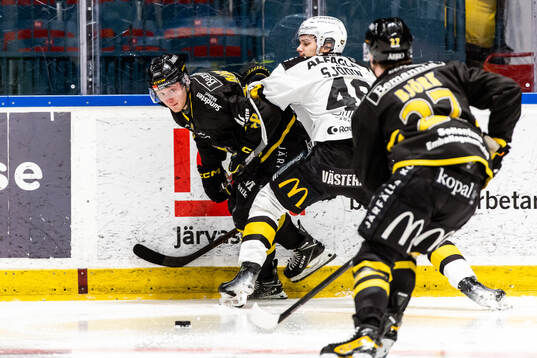 AIKs Oskar Magnusson och Västerås Svante Sjödin