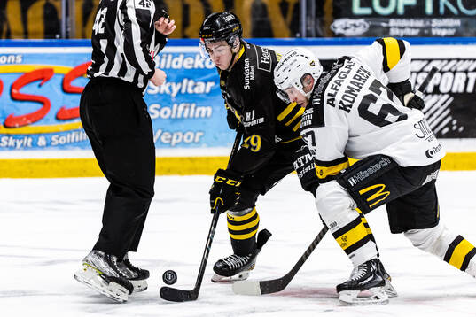 AIKs Daniel Ljungman och Västerås Konstantin Komarek